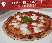 Pizzeria Al Confine food
