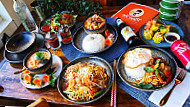 Manee Thai food