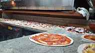 Pizzeria Mami's food