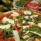 Pizza Marsala food