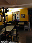 Cafe de la Table Ronde inside