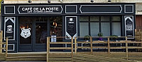 Le Cafe De La Poste outside