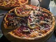 Pizzeria Avanti-Avanti food