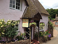Weavers Cottage Tea Shoppe outside