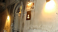 Pizza Piu inside