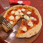 Pizzeria La Centenaria food