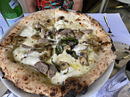 Lucio Pizzeria food