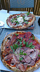 Loussa Pizza La Rochelle food