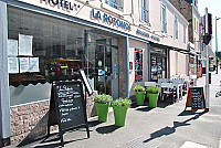 La Rotonde Restaurant outside