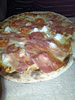 La Tana Della Pizza Di Hoxha Eldit food