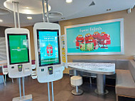 Mcdonald's Cazères inside