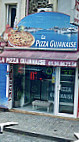 La Pizza Gujanaise outside