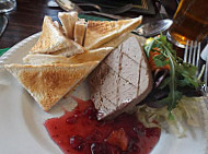 The Ashford Arms food