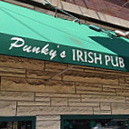 Punky's Pub outside