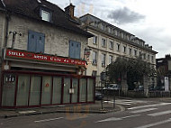 Cafe du Palais outside