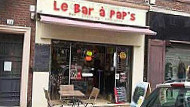 Le Bar a Pap's inside