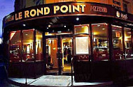 Le Rond Point inside