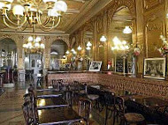 Café de la Paix inside