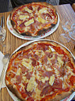 Montréal Pizz' food