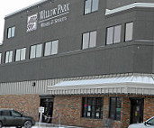Willow Park Wines & Spirits outside