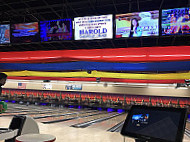 Signature Lanes/sig's Family /club 300 inside