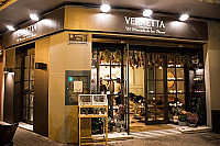 Vernetta outside