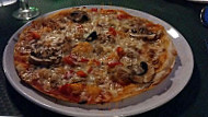 Vanesa Pizzeria food