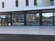 Mona Pizza outside