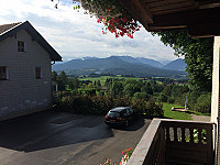 Alpengasthof Hochberg outside