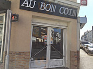 Au Bon Coin outside