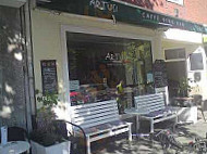 Artusi Café Vino outside