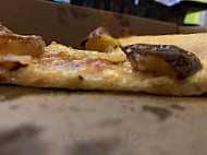 Robin Des Pizz food