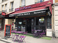 Le Cafe de France inside