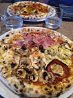Pizzeria La Tosca food