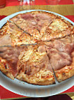 Marius Pizzeria food