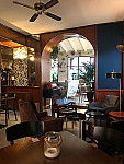 Hemingway Cocktail Bar And Restaurant inside