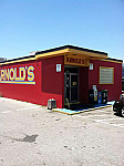 Arnold's Country Kitchen outside