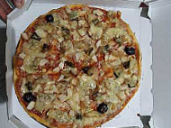 Pizza La Croix D'or food
