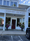 Stonington Pizza Palace outside