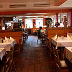 Via Vai Restaurant inside