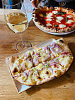 Nineofive Neapolitanische Pizza Wein food