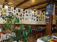 Bar Restaurant Les Artistes inside