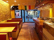 La Pizzería Di Gianluca inside