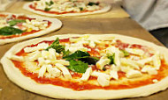 Pizza Bocca Lupo food