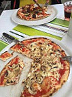 >POPI PIZZA food