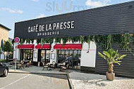 Cafe De La Presse inside