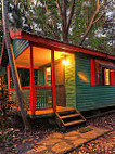 Lake Eacham Tourist Park Self Contained Cabins And Frond Cafe/gallery outside