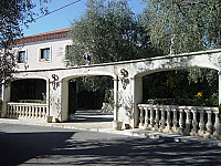 L'oliveraie Chez Grec outside