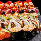 Sushi Avenue Modern Roll food