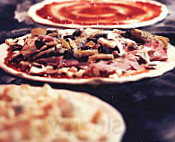 Familly Pizza food